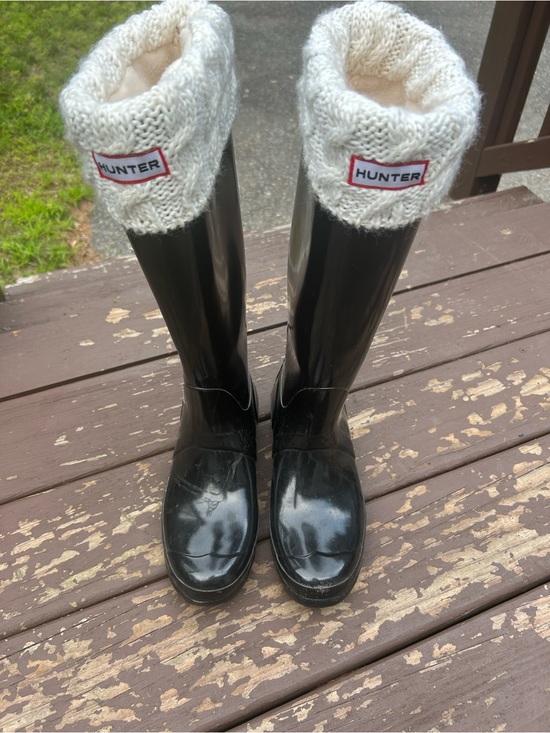Hunter Shoes - Hunter Cream Knit Sock Liners with Black Rain Boots